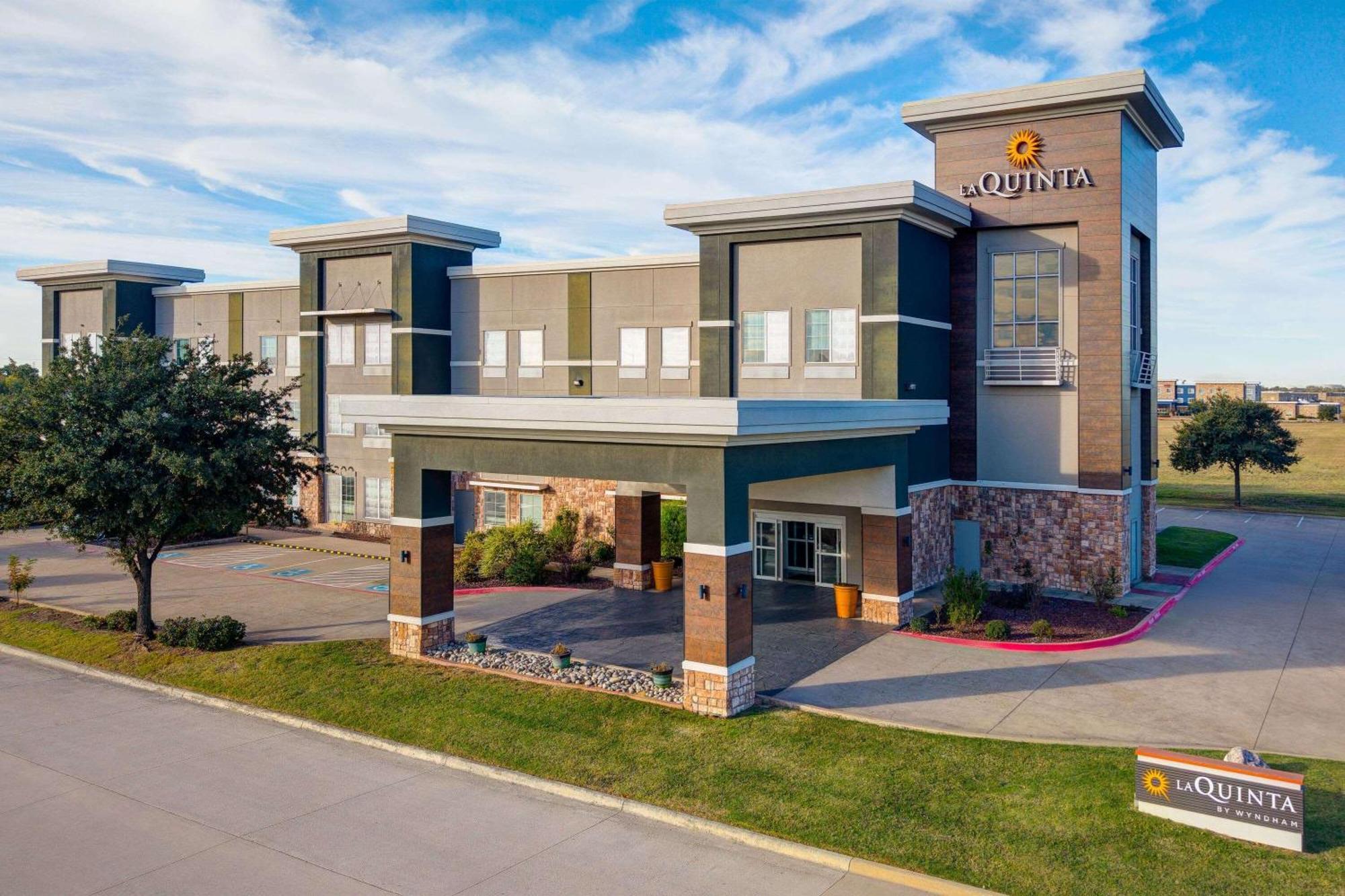La Quinta By Wyndham Ft. Worth - Forest Hill, Tx Exterior photo